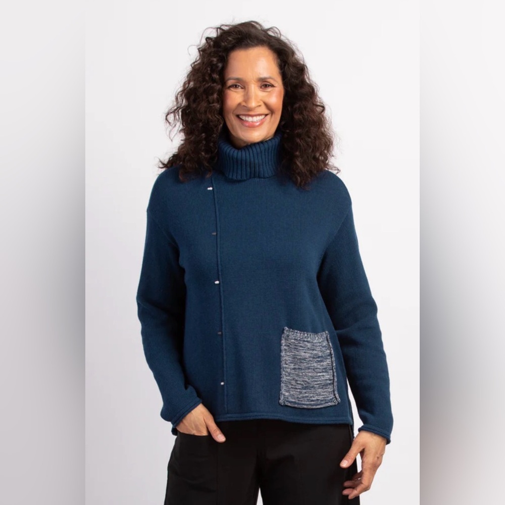 Habitat Fall/Winter 2023 Turtleneck Baltic Sweater with Pocket‎ Women’s size Med